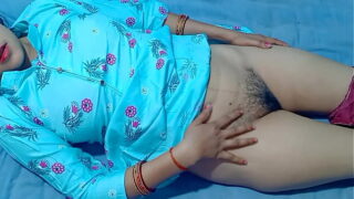 Beautiful Desi NRI Girl Likes Pussie Sex With White Boyfriend