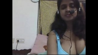 .com – indian amateur big boob poonam bhabhi on live cam show masturbating