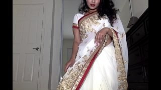 Desi Dhabi in Saree getting Naked and Plays with Hairy Pussy Video