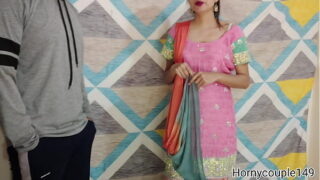 Desi girl apni chut ragad rahi hai Video