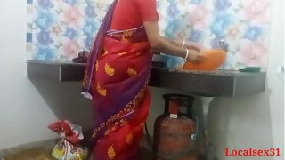 Fruitwale ki biwi par chadh gaya lund daal ke Video