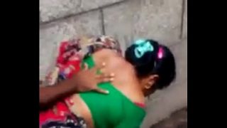 Horny Desi Couple Road side public sex Video