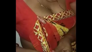 Indian aunty wearing saari 15081947 484693