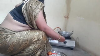 Lucknow busty bhabhi gives best deep into her throat Video