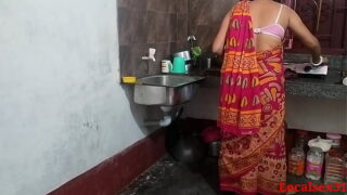 Red saree Bhabhi Hard Fucking Hoty Pussy in Kitchen Video